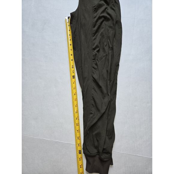 Lululemon Women's‎ Dance Studio Jogger Dark Olive Size 2 Relaxed - Picture 13 of 14